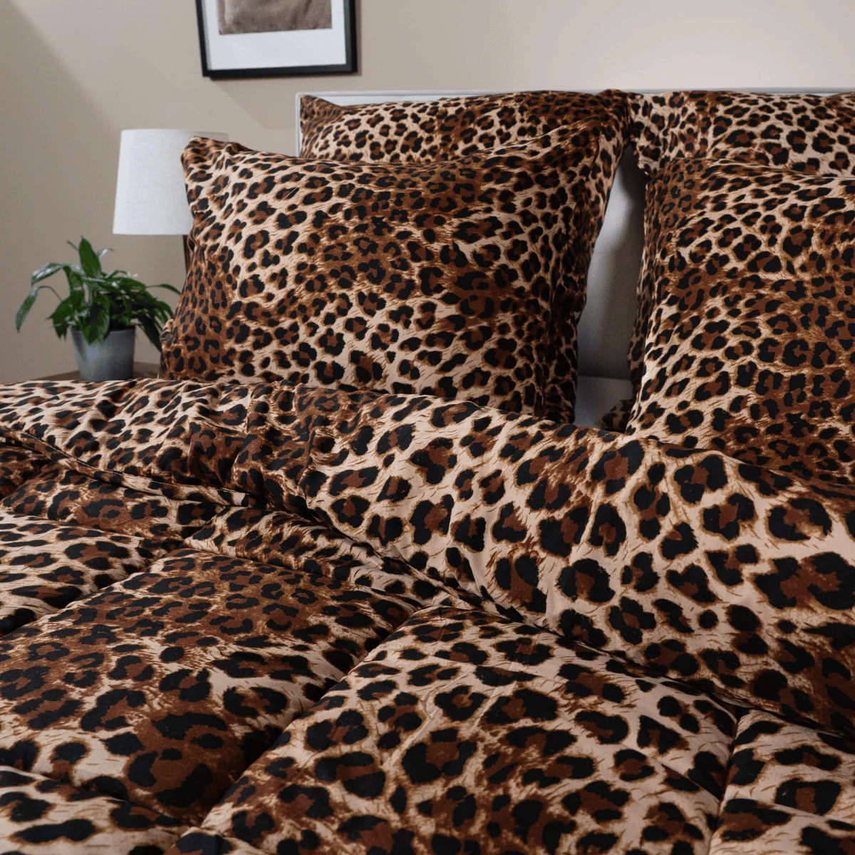 Zelesta Comfort Design Bettdecke - Jaguarfell - Image 10