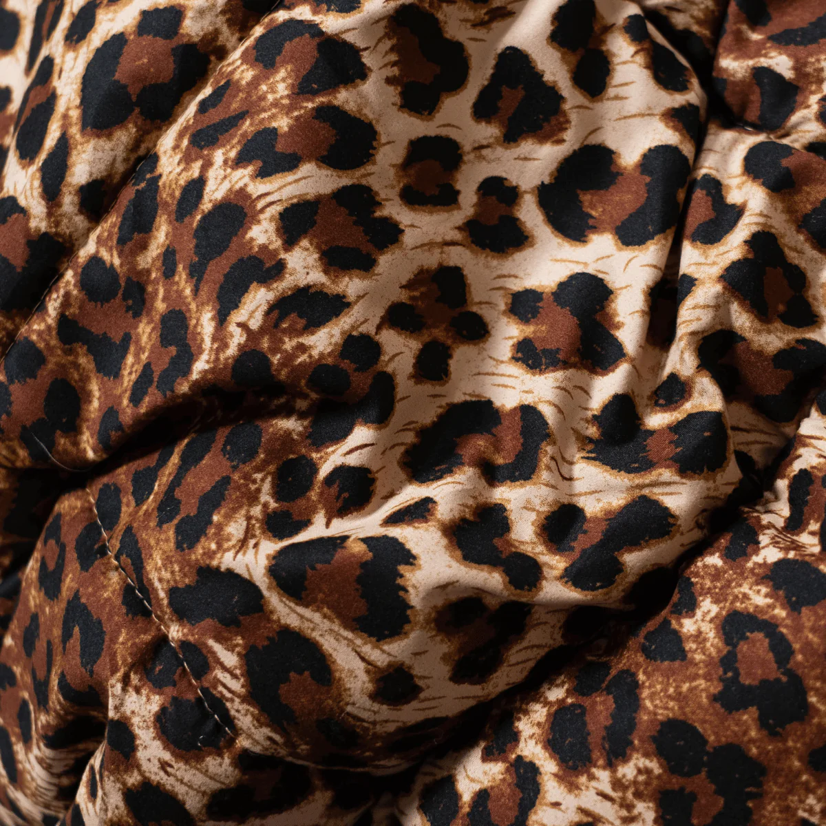 Zelesta Comfort Design Bettdecke - Jaguarfell - Image 13