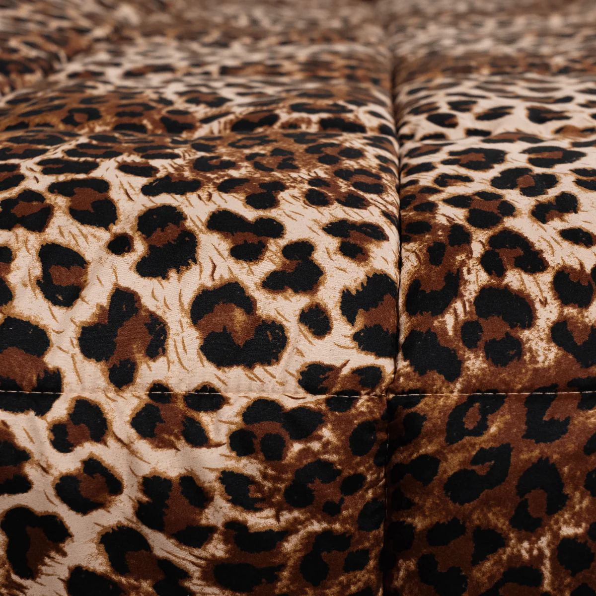 Zelesta Comfort Design Bettdecke - Jaguarfell - Image 12