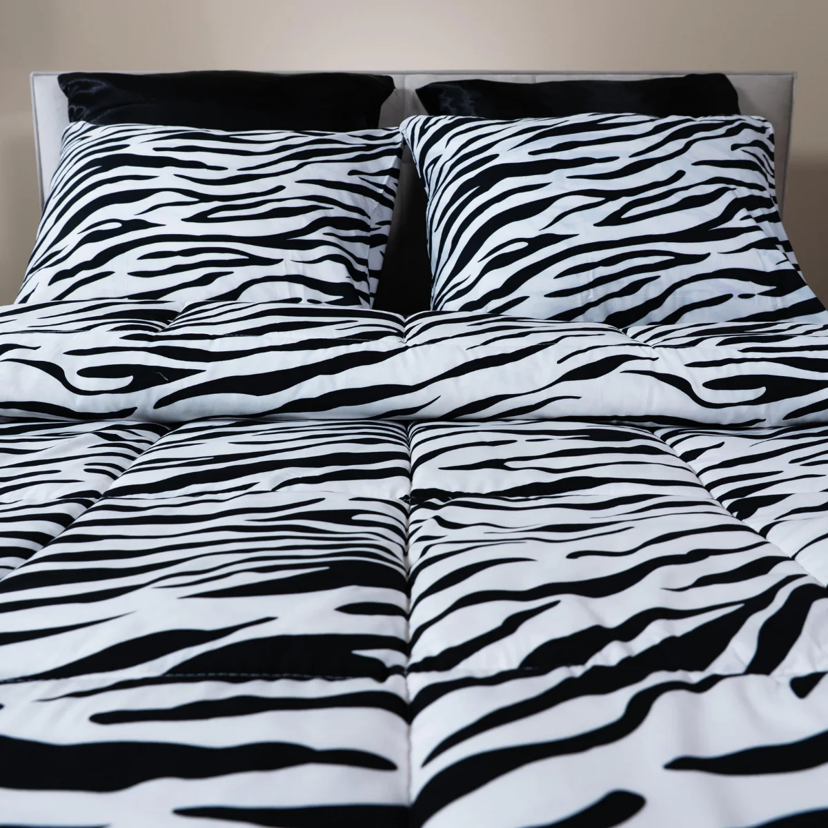 Zelesta Comfort Design Bettdecke - Zebrafell - Image 10